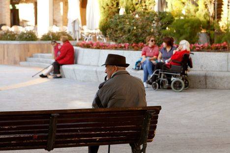 Las Rozas amplía ayudas económicas sociales y mejora sus procedimientos