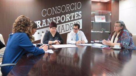 Los alumnos de IES Guadarrama estrenan curso y parada de bus