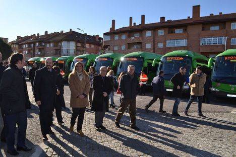 La Consejería de Transportes presenta 27 nuevos autobuses híbridos