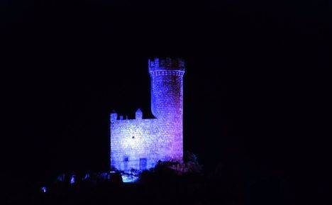 Este domingo se ilumina de azul la Torre de los Lodones