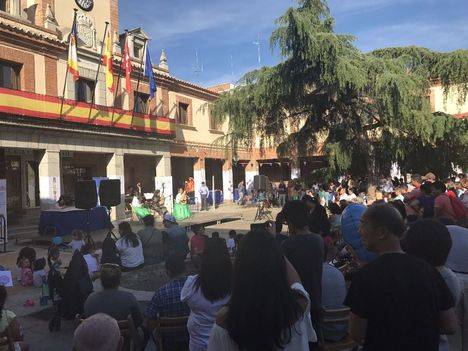 Música, baile y artesanía en el I Encuentro Multicultural de Las Rozas