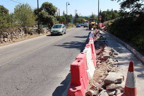 Empiezan las obras de acerado en la carretera de Torrelodones