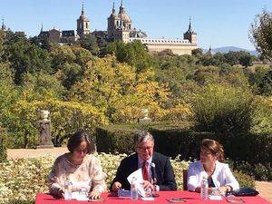 Se presenta el tren turístico "Diligencia de El Escorial"