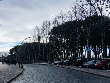 Renuevan los reguladores de tráfico en varias de las arterias principales de El Escorial