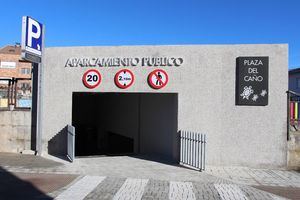 Abierto un nuevo acceso al aparcamiento público de la Plaza del Caño