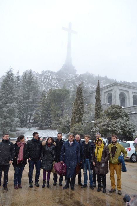 Visita de eurodiputados al Valle de Cuelgamuros