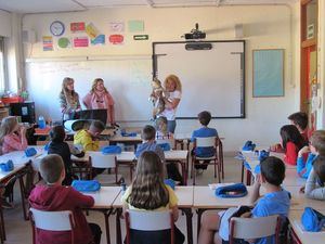 Charlas en centros educativos sobre la tenencia responsable y el cuidado de animales