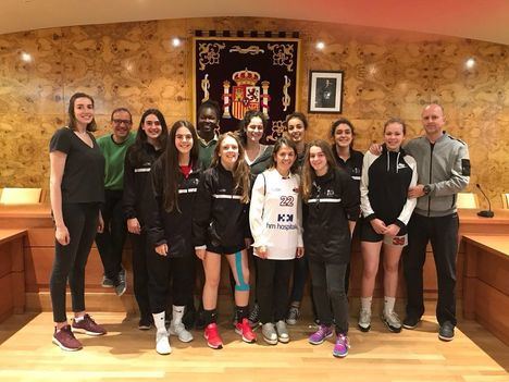 Las Junior de Baloncesto Torrelodones celebran su séptima plaza en el campeonato de España