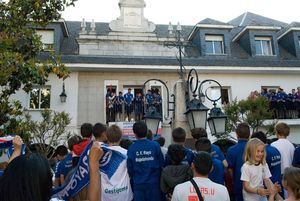 El Rayo Majadahonda celebra su ascenso a Segunda