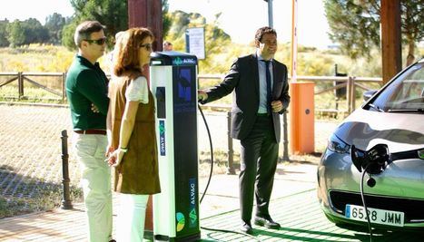 Primer punto de recarga inteligente para coches eléctricos, con energía solar, de España