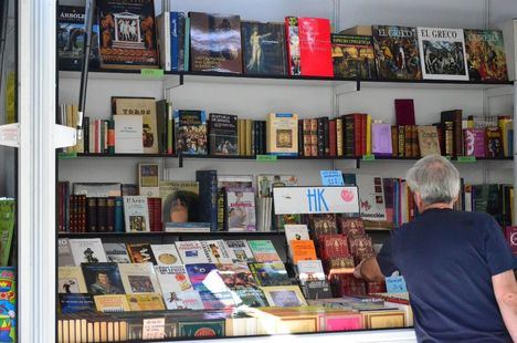 Inaugurada la Feria del libro antiguo y de ocasión en Guadarrama
