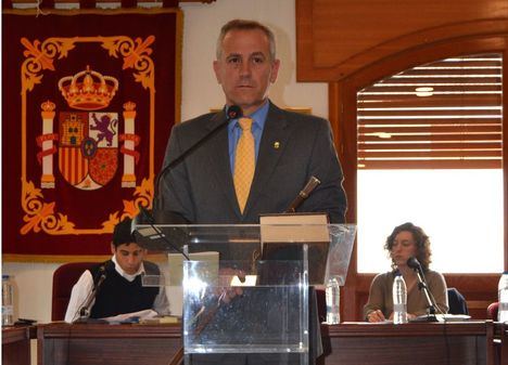 La oposición al completo exige la dimisión del alcalde, José Ramón Regueiras