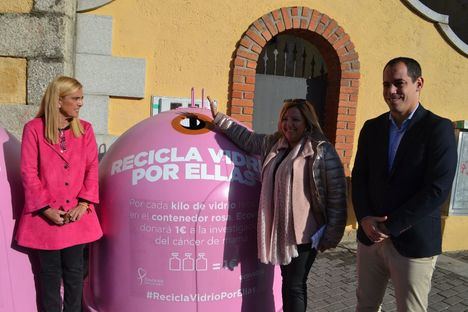 El Ayuntamiento anima a reciclar vidrio para luchar contra el cáncer de mama