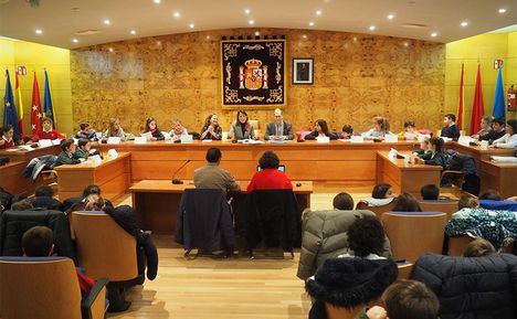 Los escolares de Torrelodones celebraron con un Pleno el Día Internacional de la Infancia