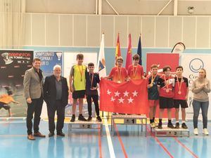 Los jugadores de bádminton de Hoyo Martín Fenoll y Pablo Sanz, campeones de España Sub13
 