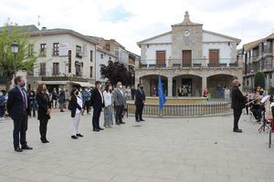 Galapagar celebró el Día de Europa con un acto institucional en la plaza de la Constitución