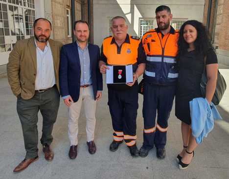 La Delegación de Gobierno en Madrid entrega a Protección Civil de Guadarrama la Medalla al Mérito