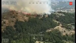 Un incendio en el Cerro del Castillo de Collado Mediano obliga a evacuar la urbanización Reajo del Roble