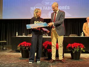 Nadia Fabo recibe el premio de poesía Blas de Otero de Majadahonda por su obra ‘Hija’
 