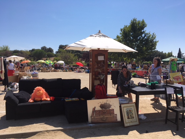 El mercadillo popular de Torrelodones sigue en buena forma