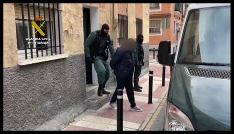 La Guardia Civil desmantela un grupo especializado en robos a viviendas de Collado Villalba, Rivas y Valdemoro
 