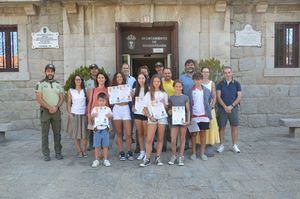 Guadarrama reconoce la actuación de varias familias que salvaron la vida a un cárabo