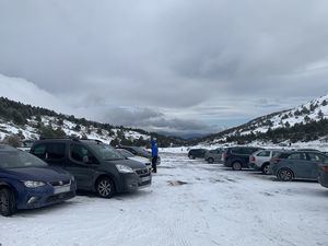 Refuerzo de los efectivos de la Guardia Civil de Tráfico para prevenir aglomeraciones en la Sierra durante el fin de semana