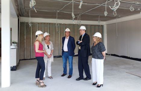 El consejero de Educación, Carlos Ossorio, visita en Collado Villalba las obras de ampliación del IES Las Canteras