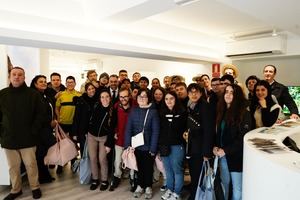 El Ayuntamiento de Alpedrete recibió la visita de 30 alumnos de la Fundación A La Par