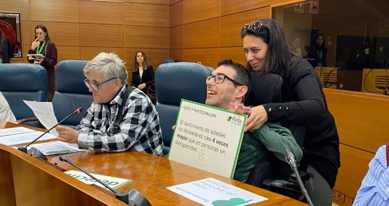 Personas con discapacidad intelectual se convierten en diputados por un día de la Asamblea regional