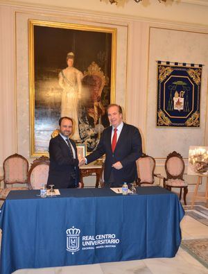 Convenio de colaboración entre el Ayuntamiento de Guadarrama y el RCU Escorial-María Cristina