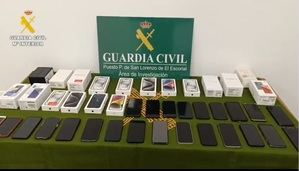 La Guardia Civil detiene a seis personas en Valdemorillo y San Lorenzo por robar y revender artículos de una empresa de paquetería