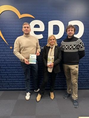 La alcaldesa de Collado Villalba pide en Bruselas la prórroga de las subvenciones para la renaturalización del río Guadarrama