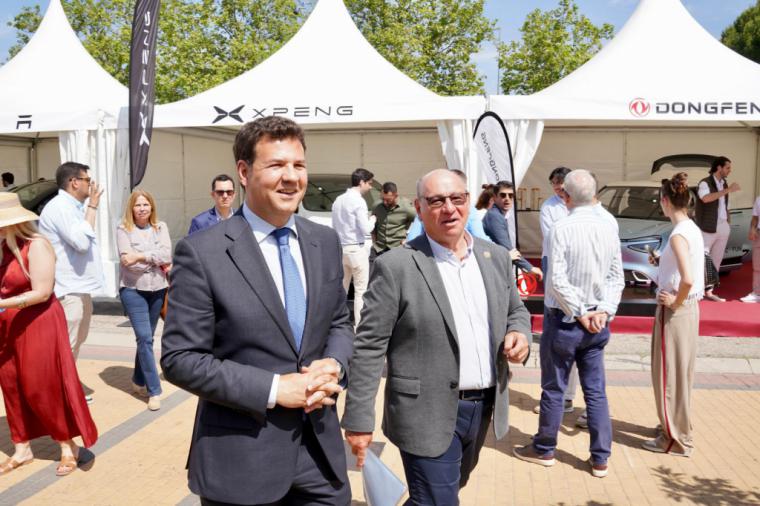 El alcalde de Las Rozas, en la inauguración de la Feria MOGY, que se celebra hasta el domingo