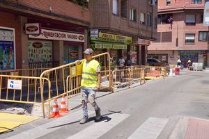 Durante los meses de julio y agosto se reformarán las aceras de la Avenida Pocito de las Nieves de Las Rozas