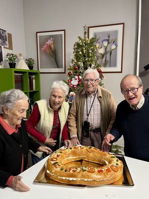 Galapagar reparte roscones de Reyes en las residencias del municipio