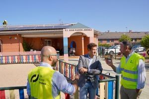 Comienza la instalación de cerca de 1.800 paneles fotovoltaicos en 15 edificios municipales de Las Rozas