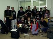 Javier (piano), Ángela (batería), Paco (percusión), Nando (guitarra eléctrica),Pablo (bajo), Alicia y Ezequiel (guitarra clásica), Pepe (saxofón), Eduardo(clarinete y gaita), Cristina y Rafa (flatuas travesera y dulce.
