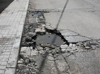 Peligrosos baches 