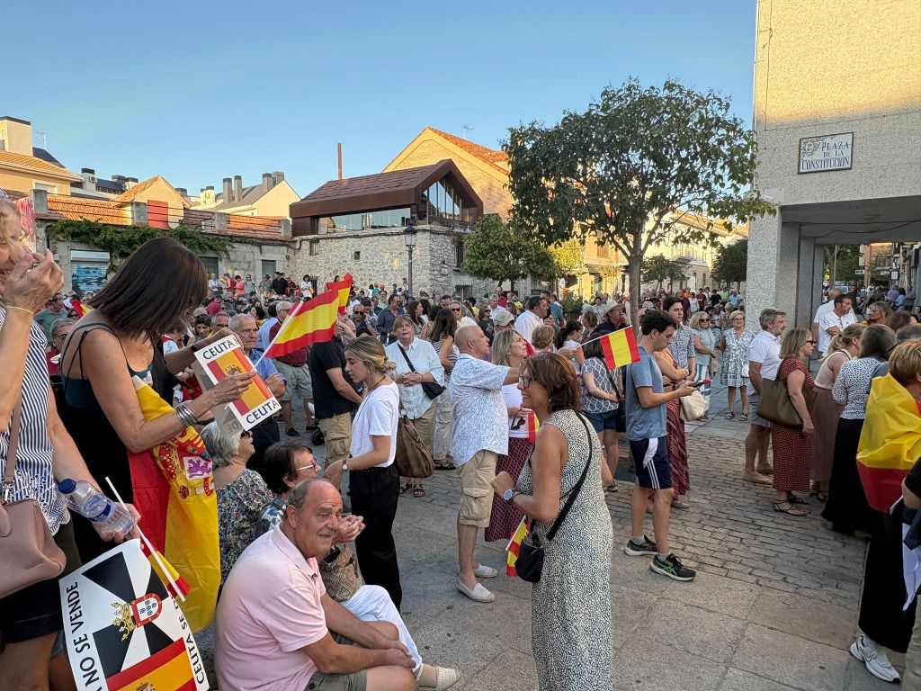 Concentración en apoyo a Ceuta en Torrelodones